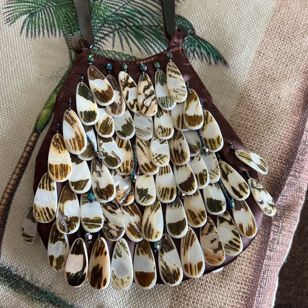 Cute shell accent bag! So cute!!All offers welcome! Perfect condition!!